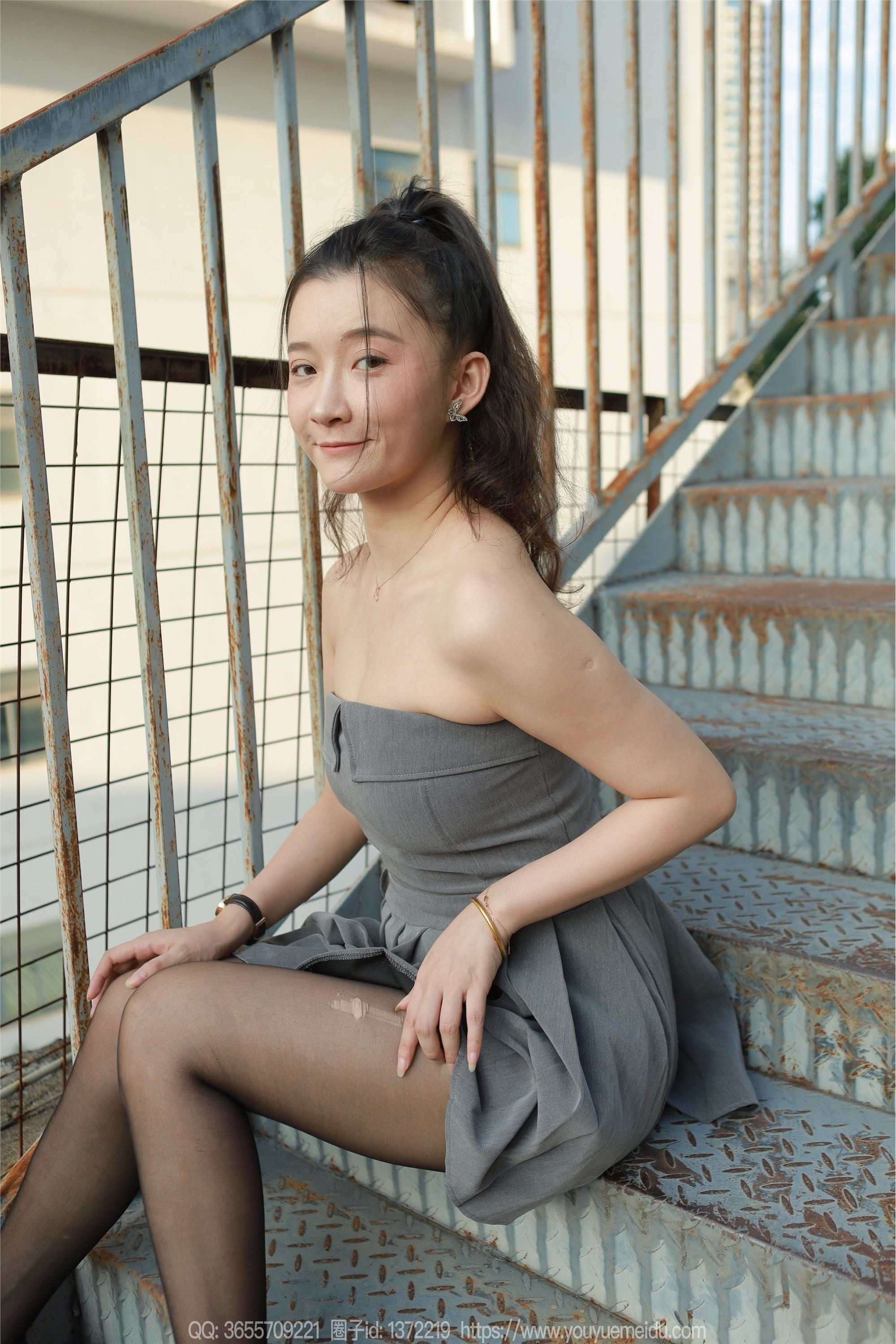 IESS异思趣向  2023.11.01 丝享家 1574 秋秋《灰色小礼裙》